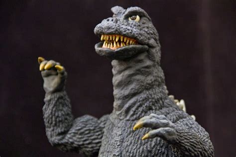 The Kaiju Planet: Original Figure Review - X-Plus Toho 30cm Series Godzilla 1968