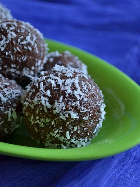 Coconut Chocolate Ladoo - Condensed Milk Recipes - Paperblog