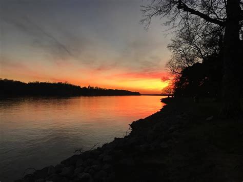 Sunset over the Tennessee River at Florence... photo from Taylor Wilson ...