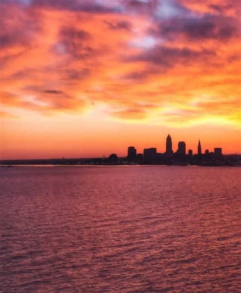 Cleveland Sunset Skyline | Sunset, Skyline, Celestial