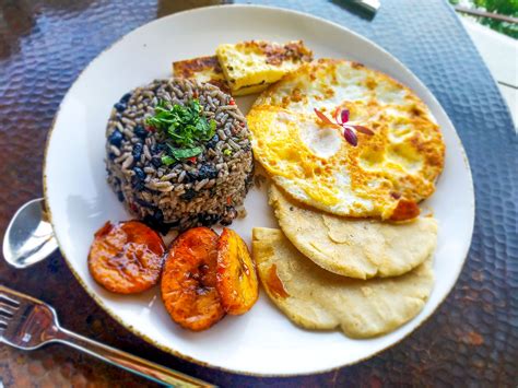 Costa Rican Food and Cuisine: What to Eat and Drink | Food, Costa rican food, Caribbean recipes