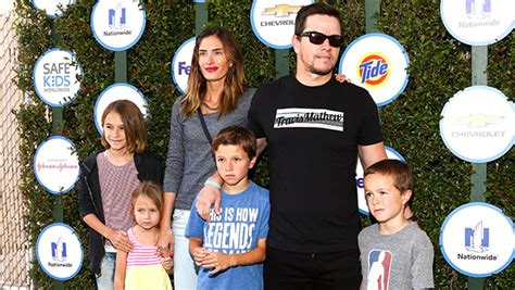 Mark Wahlberg’s Kids: Everything to Know About His 4 Children – Hollywood Life