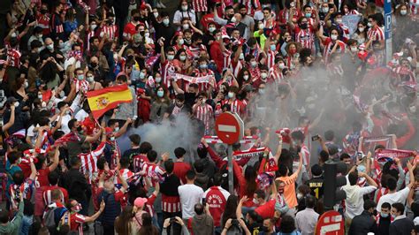 Thousands of Atletico Madrid fans defy COVID-19 pandemic by celebrating ...