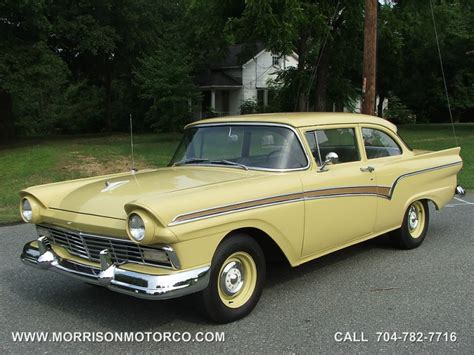 1957 Ford Custom 300 - Information and photos - MOMENTcar