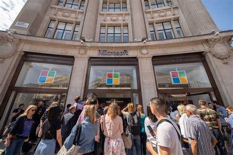 Inside Microsoft's new flagship London store - Pocket-lint