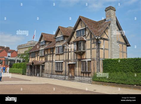 Shakespeare's birthplace stratford Stock Photo - Alamy