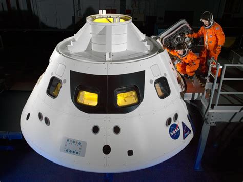 Suburban spaceman: NASA Orion Crew Module: Astronauts Step into spacecraft