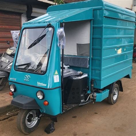 Baxy Bindaas Diesel Loading Auto Rickshaw at Rs 350000/piece | Cargo ...