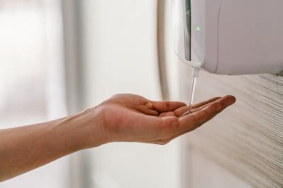 Alcohol-based Hand Sanitizers vs. Handwashing: What Should Food Handlers Do? | News