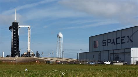 SpaceX dragon capsule lands in Florida after international space station mission | Sky News ...