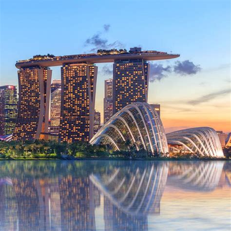 Singapur Arquitectura que nos inspira. Marina Bay Sands Con sus tres torres de más de 200 metros ...