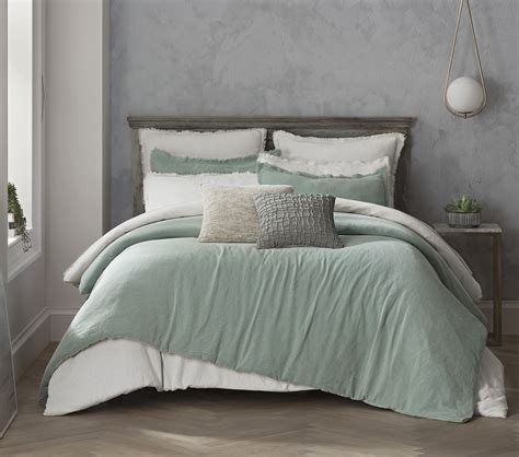 20+ Sage Green And Grey Bedroom – HomeDecorish