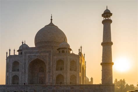 Sunrise at Taj Mahal - Everything you need to know