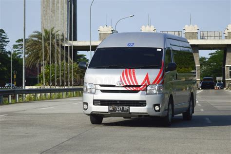 2018 Toyota HiAce Minibus editorial photography. Image of 2022 - 259230797