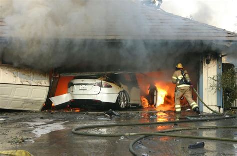 NTSB says vehicle battery fires pose risks to 1st responders