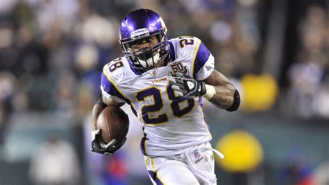 Free Agent Adrian Peterson Linked to NFC Team