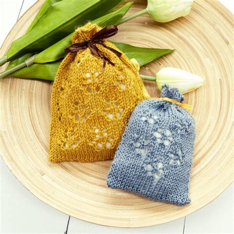 Pine Cone Sachet pattern by Susanne Visch in 2020