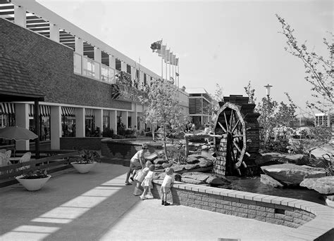 Roselands Shopping Centre 23 November 1965 | The Dictionary of Sydney | Roseland, Shopping ...