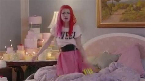 The pink skirt in vinyl Hayley Williams, in the clip Still Into You by Paramore | Spotern