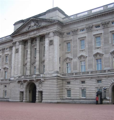 Buckingham Palace | We wandered around Buckingham Palace for… | Flickr