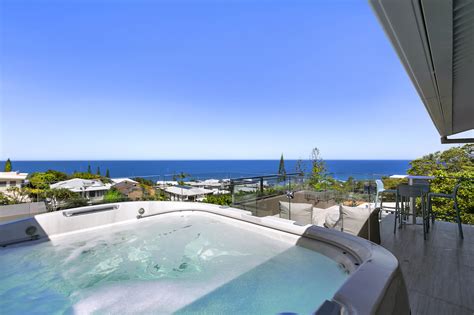 Beachfront accommodation Sunshine Coast – from pet friendly to luxury!