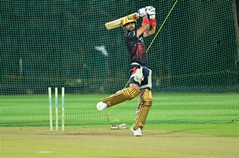 Virat Kohli bats in training | ESPNcricinfo.com