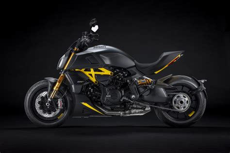 Ducati introduces its Diavel 1260 S "Black and Steel" - Acquire