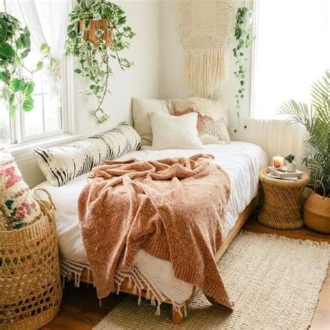 Small Bedroom Decorating Ideas Pinterest