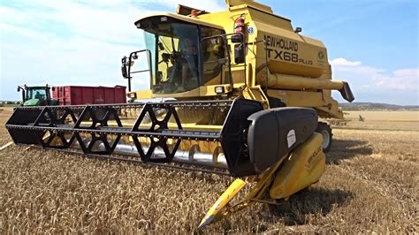 2x NEW HOLLAND TX68 PLUS | HARVEST WHEAT 2017 | Tractor John Deere ...