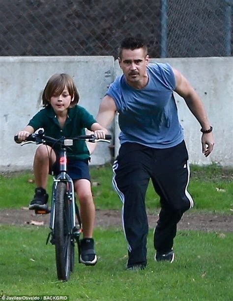 Colin Farrell teaches his son Henry to ride a bike | Daily Mail Online