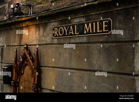 Edinburgh city centre Stock Photo - Alamy