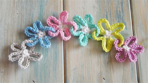 (crochet) How To Crochet Flower Chains - Yarn Scrap Friday - YouTube