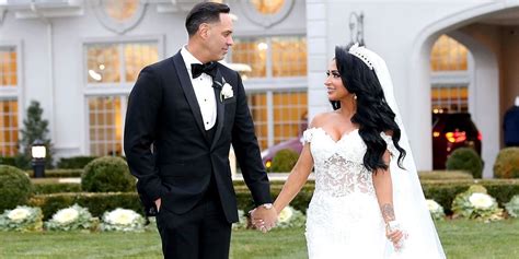 Jersey Shore’s Angelina Pivarnick Leaves Wedding After Booed Speeches