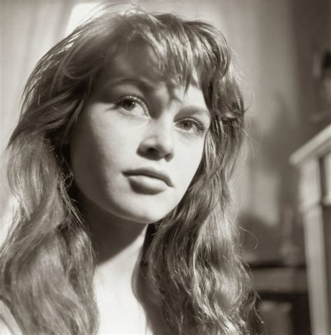 15 Stunning Black And White Photos Of A Young Brigitte Bardot In 1952 | Gold is Money - The ...