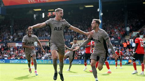 Luton Town 0-1 Tottenham: Micky van de Ven scores as 10-man Spurs beat ...