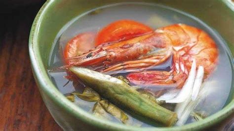 Sinigang na Sugpo sa Kamias | Yummy.ph