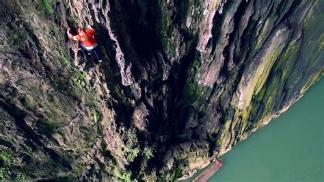 China’s cliff-climbing ‘spiderwoman’ - BBC Worklife