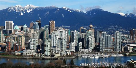 vancouver-skyline - DeepCoveKayak.com