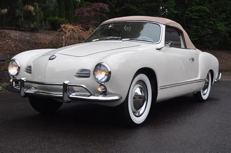 1958 Volkswagen Karmann Ghia - Information and photos - MOMENTcar