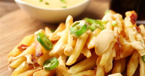 Frites au fromage chargées | Epicure.com