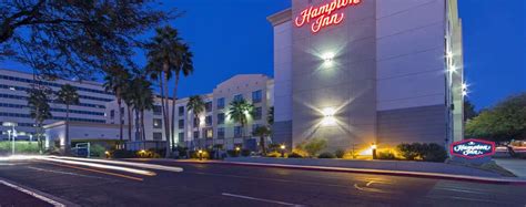 Hampton Inn Phoenix-Biltmore, Phoenix - HotelTonight