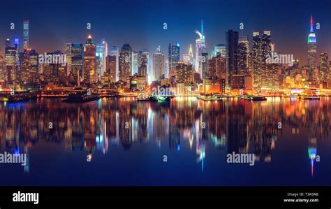 View on Manhattan at night Stock Photo - Alamy