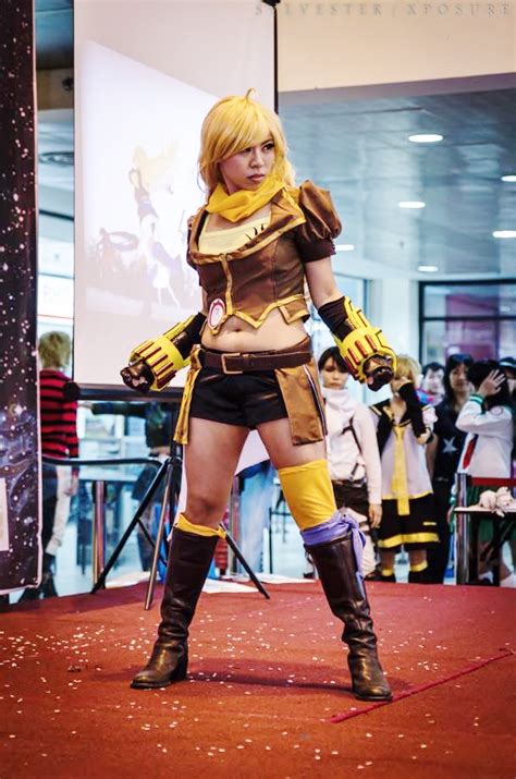 RWBY Yellow Yang Xiao Long Cosplay by BeckyRikku on DeviantArt