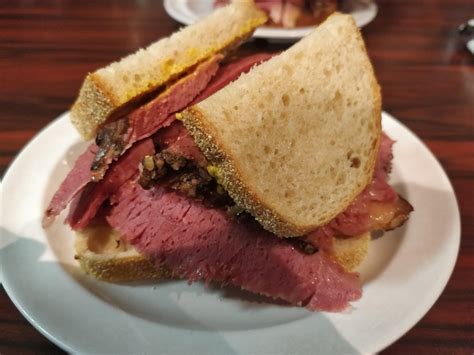 [I ate] Montreal smoked meat sandwich | Food, Montreal smoked meat sandwich, Recipes