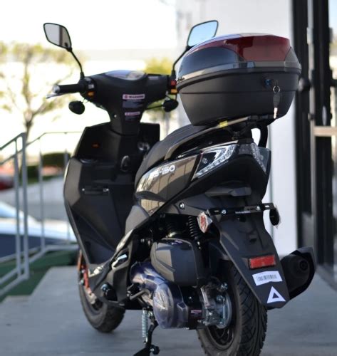 Znen 150cc 4 Stroke Gas Moped Scooter With USB Adapter - SS-150