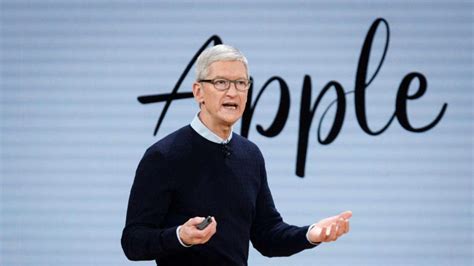 Apple CEO Tim Cook Takes 40% Pay Cut This Year