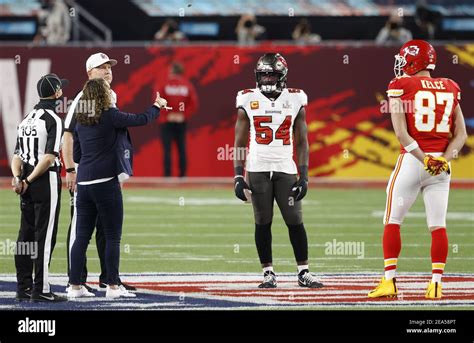 Nfl super bowl coin toss 2021 hi-res stock photography and images - Alamy