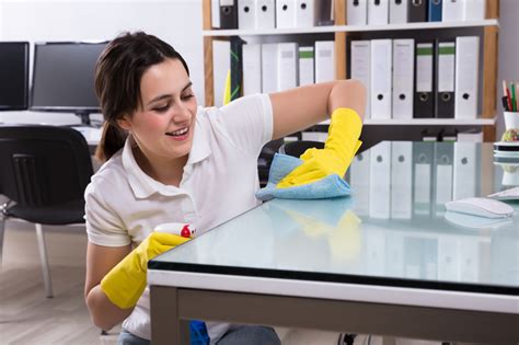 Boosting Efficiency: The Underrated Benefits of a Clean Workplace