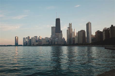 Gold Coast Chicago Neighborhood Guide - Compass