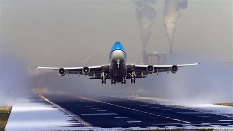 Plane Landing Snow Airport - twitrcovers.net | Aircraft, Boeing, Boeing 747